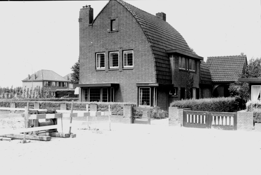 Burgemeester van Loonstraat 73