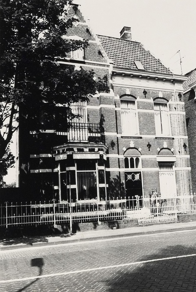 Burgemeester van Loonstraat 83