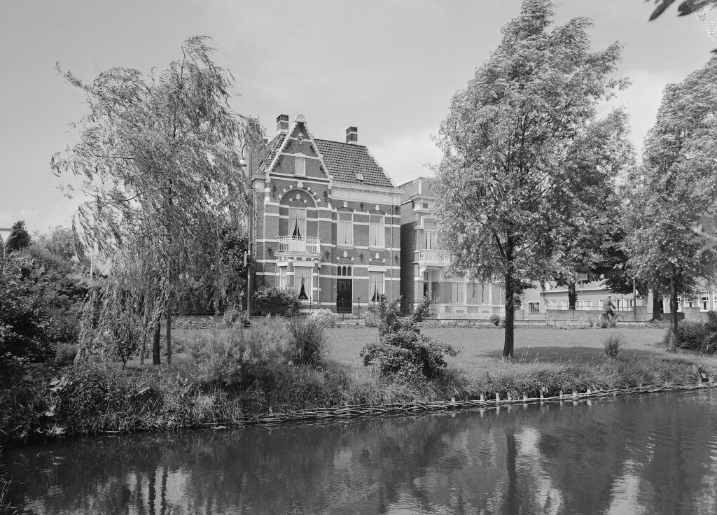 Burgemeester van Loonstraat 83